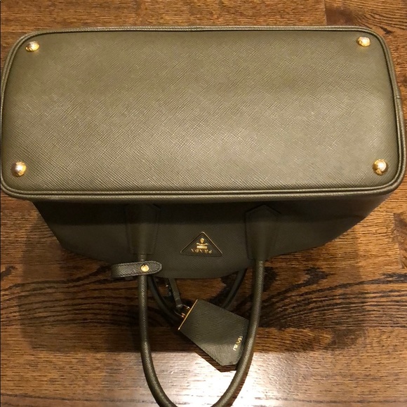 PRADA BAG - Picture 4 of 4